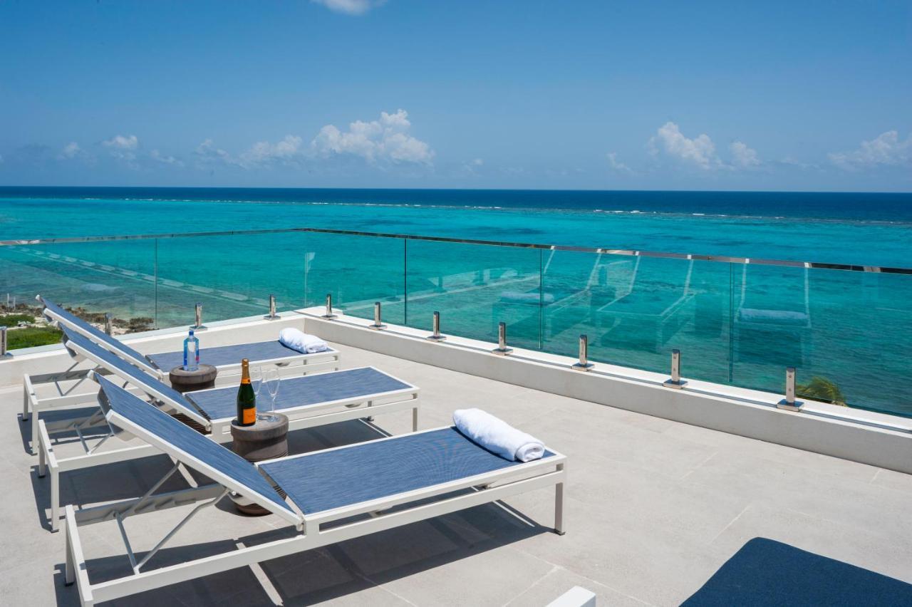 Point Club Residences Driftwood Village