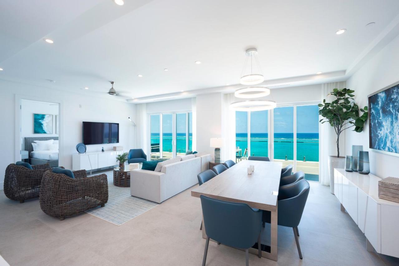 Point Club Residences Driftwood Village